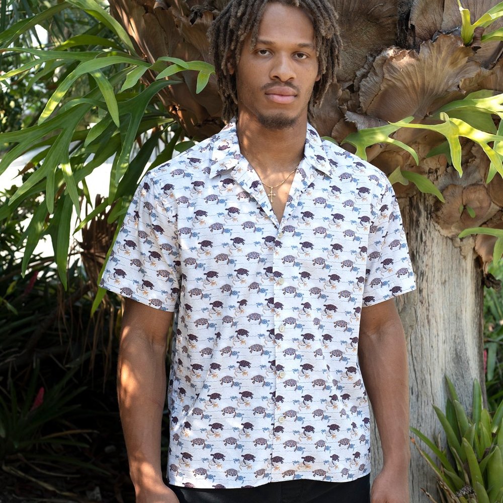 Turtles Hawaiian Shirt NWT